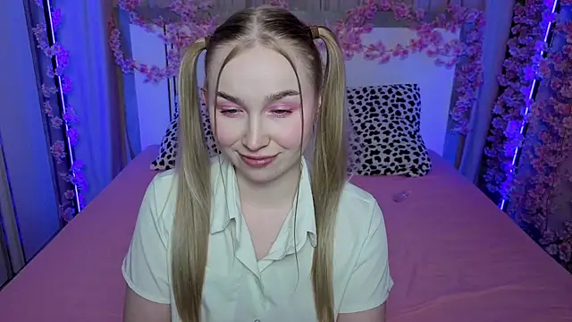 LilyStarlight online show from April 14, 8:14 am