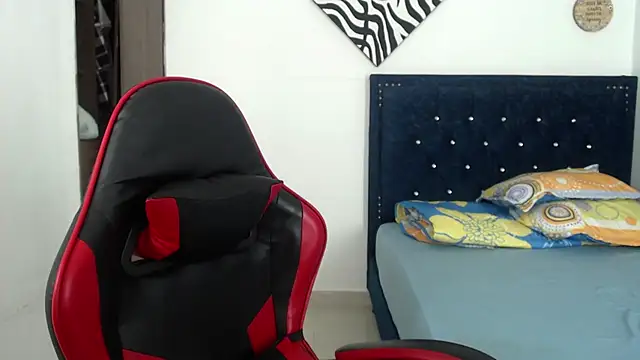 QueenSquirt  online show from March 12, 8:44 pm