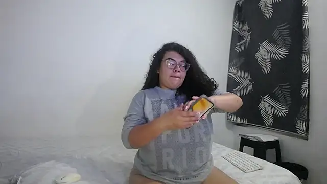 mabigomez00 online show from April 9, 9:37 am