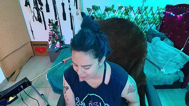 elektra 32 online show from December 18, 7:07 pm