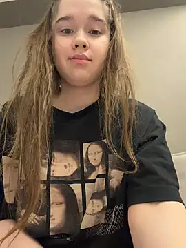 HornyGirlH online show from February 13, 4:47 am