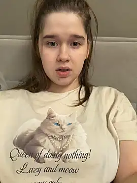 HornyGirlH online show from April 6, 1:05 am