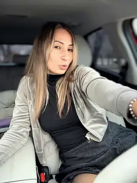 LetsFunKARINA online show from January 15, 8:53 am