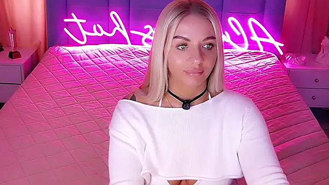 AllwaysHotJ online show from March 17, 5:44 am