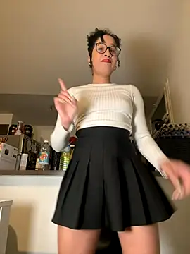 Lauyako online show from November 14, 9:15 pm