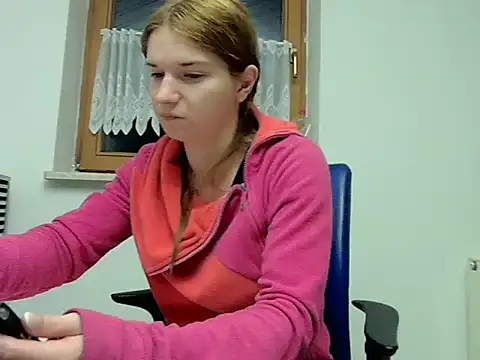 Mercedeswoman8 online show from February 12, 7:04 pm