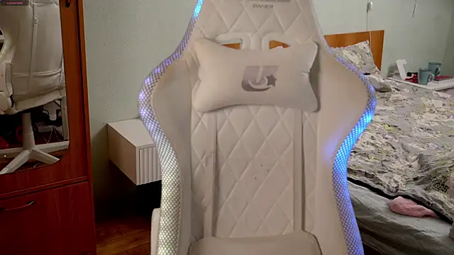 ho1yho1e online show from February 25, 5:55 pm