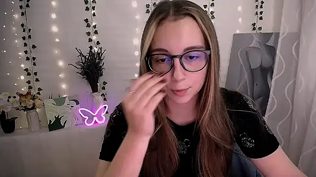 Snapshot of SweetPrincess_ chatting on September 24, 9:08 am SweetPrincess online show from September 24, 9:08 am