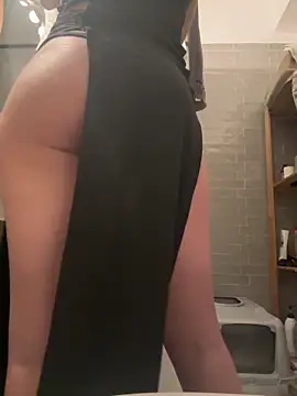 Snapshot of _alleyesonme_ chatting on October 25, 3:41 pm  alleyesonme  online show from October 25, 3:41 pm