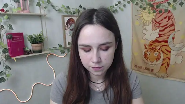 VeryVeryVeryShy  online show from April 11, 7:14 am