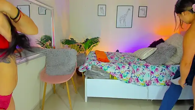 Snapshot of little_antonela chatting on October 1, 3:39 pm little antonela online show from October 1, 3:39 pm