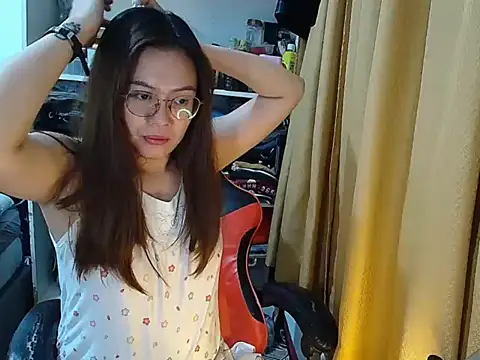 crizzybel online show from April 3, 8:51 pm