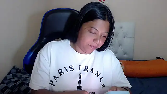 Leylafourniert online show from April 8, 6:43 pm