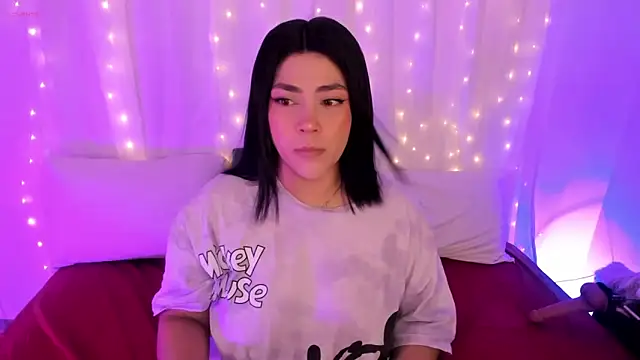 lucy26  online show from October 18, 2:58 am