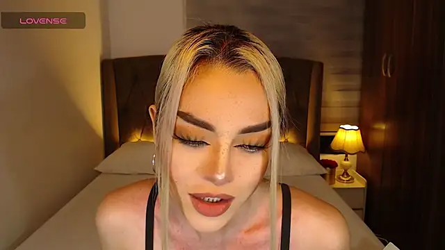 SexFucktoryLily online show from April 17, 5:20 am