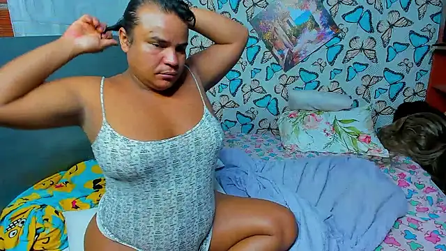 lafugosaluciana online show from January 8, 2:43 pm