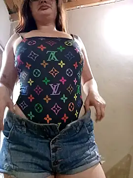 Emmacut online show from December 5, 9:27 pm