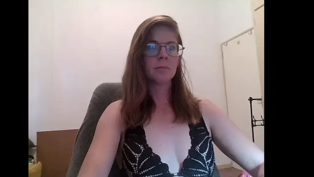 SavannaGirly online show from April 14, 9:09 am