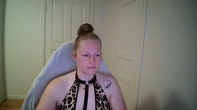 Girlnina-1995 online show from May 19, 5:03 am
