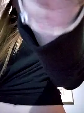 eatmeplease44 online show from October 15, 4:59 am