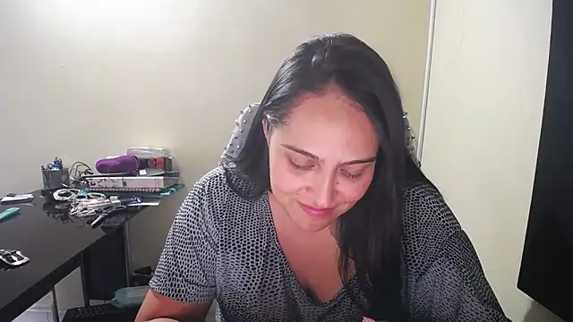 kendall 52 online show from November 29, 8:13 pm