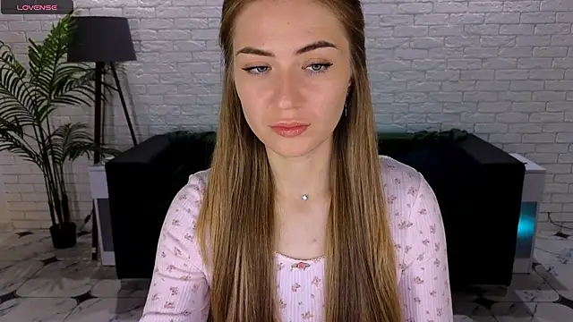 Adelyna Bird online show from September 22, 6:56 am