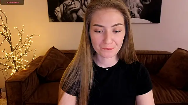 Adelyna Bird online show from July 30, 7:09 am