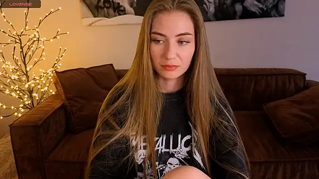Adelyna Bird online show from June 19, 9:46 am