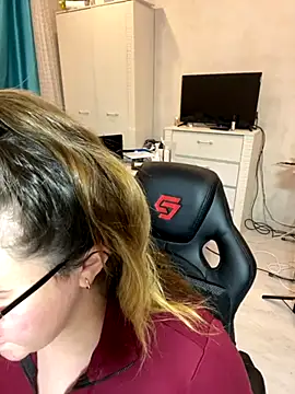 DienkaGreen online show from November 29, 6:45 pm