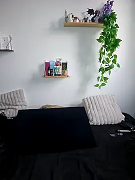 Snapshot of Moxxxie chatting on October 17, 4:43 pm Moxxxie online show from October 17, 4:43 pm