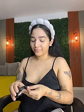 Amandanauty online show from December 16, 4:18 am