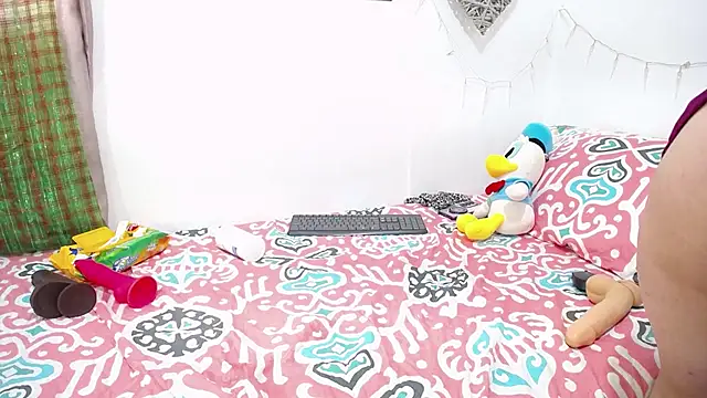 camila camila online show from December 21, 4:33 pm