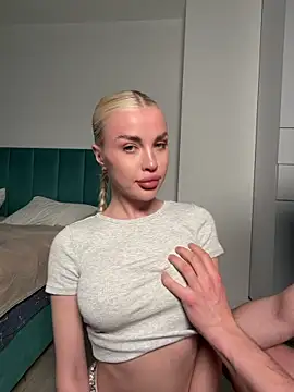 Bad Hot Teacher online show from April 16, 8:41 pm