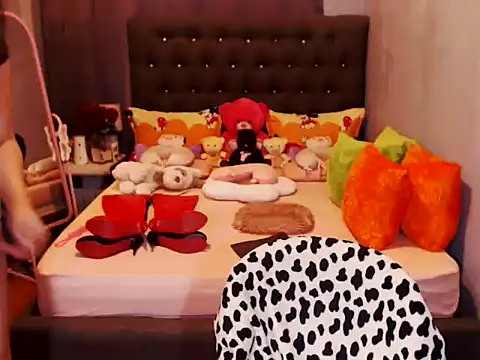 UnMarriedwifeTSX online show from December 18, 11:42 pm