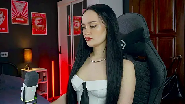 QueenAliss online show from March 5, 8:54 am