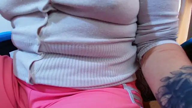 klylls squirt  online show from April 6, 7:59 pm