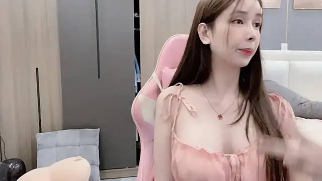 ANNA102 online show from February 6, 8:18 am