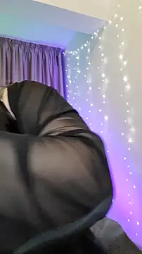 Larissa K online show from January 14, 6:02 pm