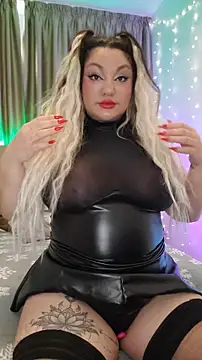 Larissa K online show from December 19, 6:38 am