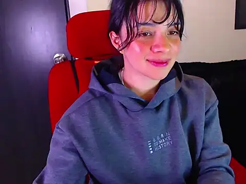 Snapshot of Vannessa__Shy chatting on October 19, 12:34 am Vannessa  Shy online show from October 19, 12:34 am