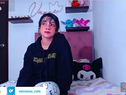 Snapshot of Vannessa__Shy chatting on October 30, 11:06 pm Vannessa  Shy online show from October 30, 11:06 pm