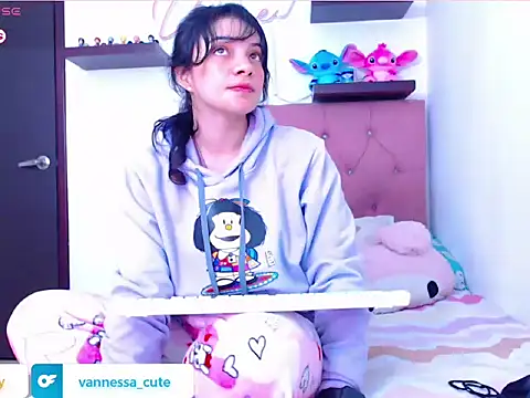 Snapshot of Vannessa__Shy chatting on October 23, 1:22 am Vannessa  Shy online show from October 23, 1:22 am