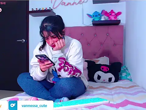 Snapshot of Vannessa__Shy chatting on October 26, 3:13 am Vannessa  Shy online show from October 26, 3:13 am