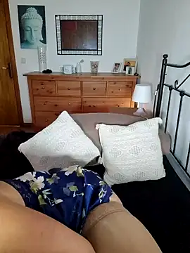 SarahDelSol online show from April 18, 6:27 am