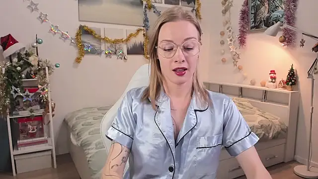 MissRightX online show from December 21, 1:48 pm