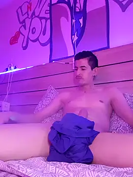 cheekyboyx online show from August 9, 9:13 am