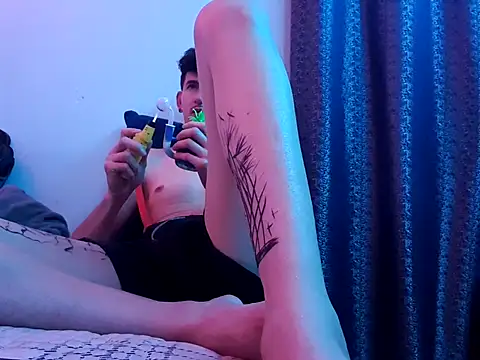 cheekyboyx online show from June 29, 3:35 am