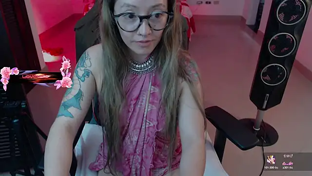 pink-2022 online show from February 12, 6:53 pm