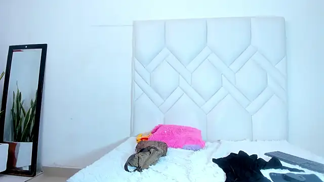 Cleopatra Trans online show from April 18, 7:18 pm