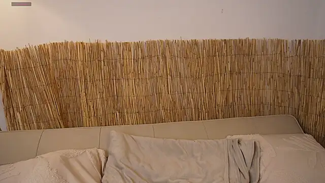 bunnycuteshy online show from April 17, 12:40 pm